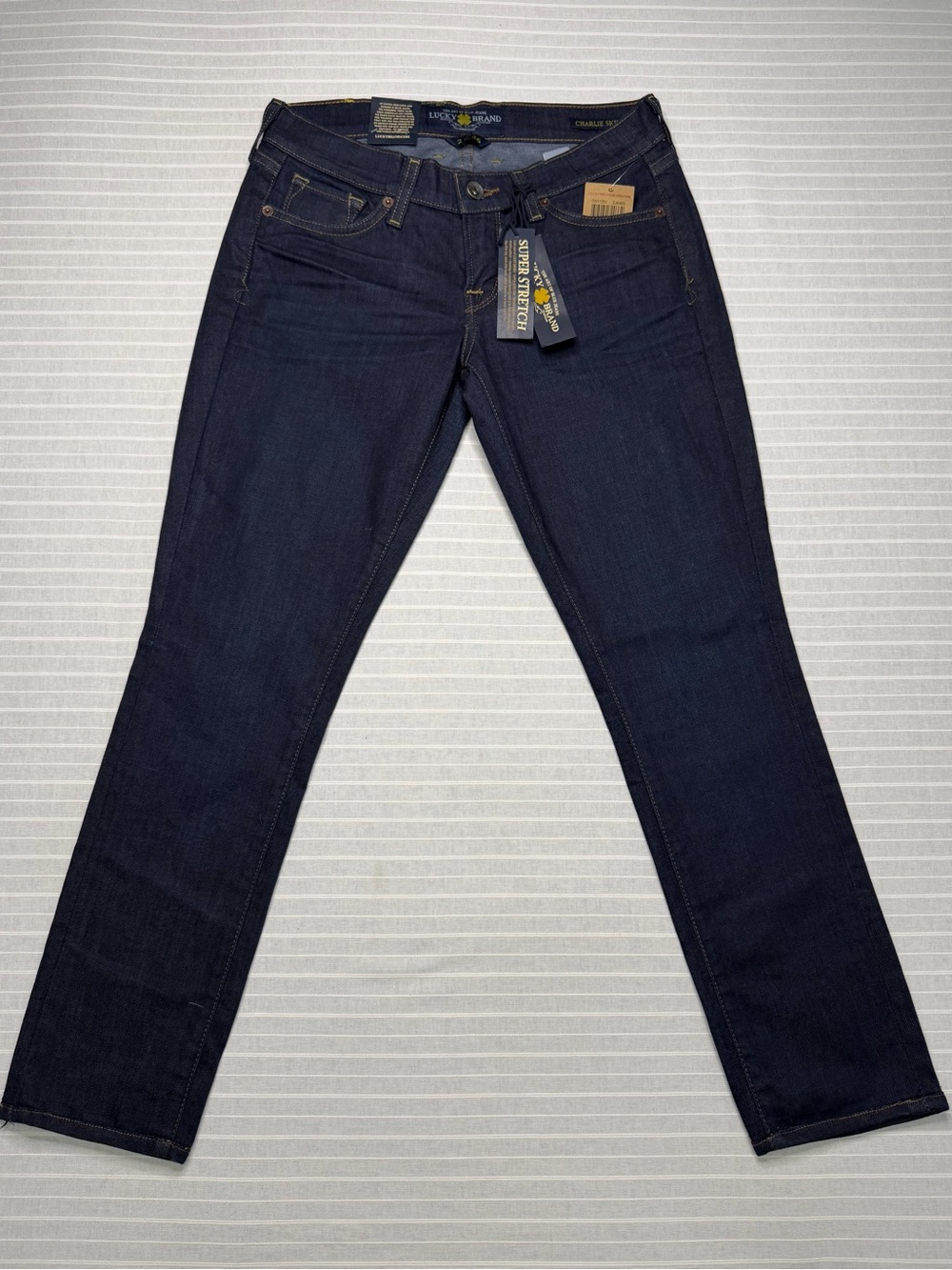 💙 Lucky Brand Charlie Skinny Jeans • NWT • Size 2/26
